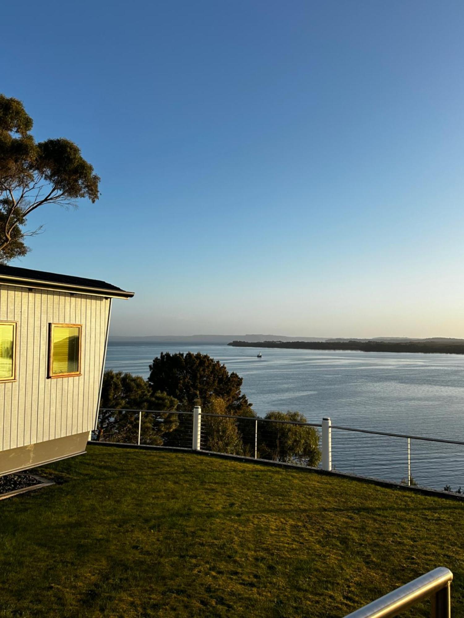 Wheelhouse Apartments Strahan Esterno foto