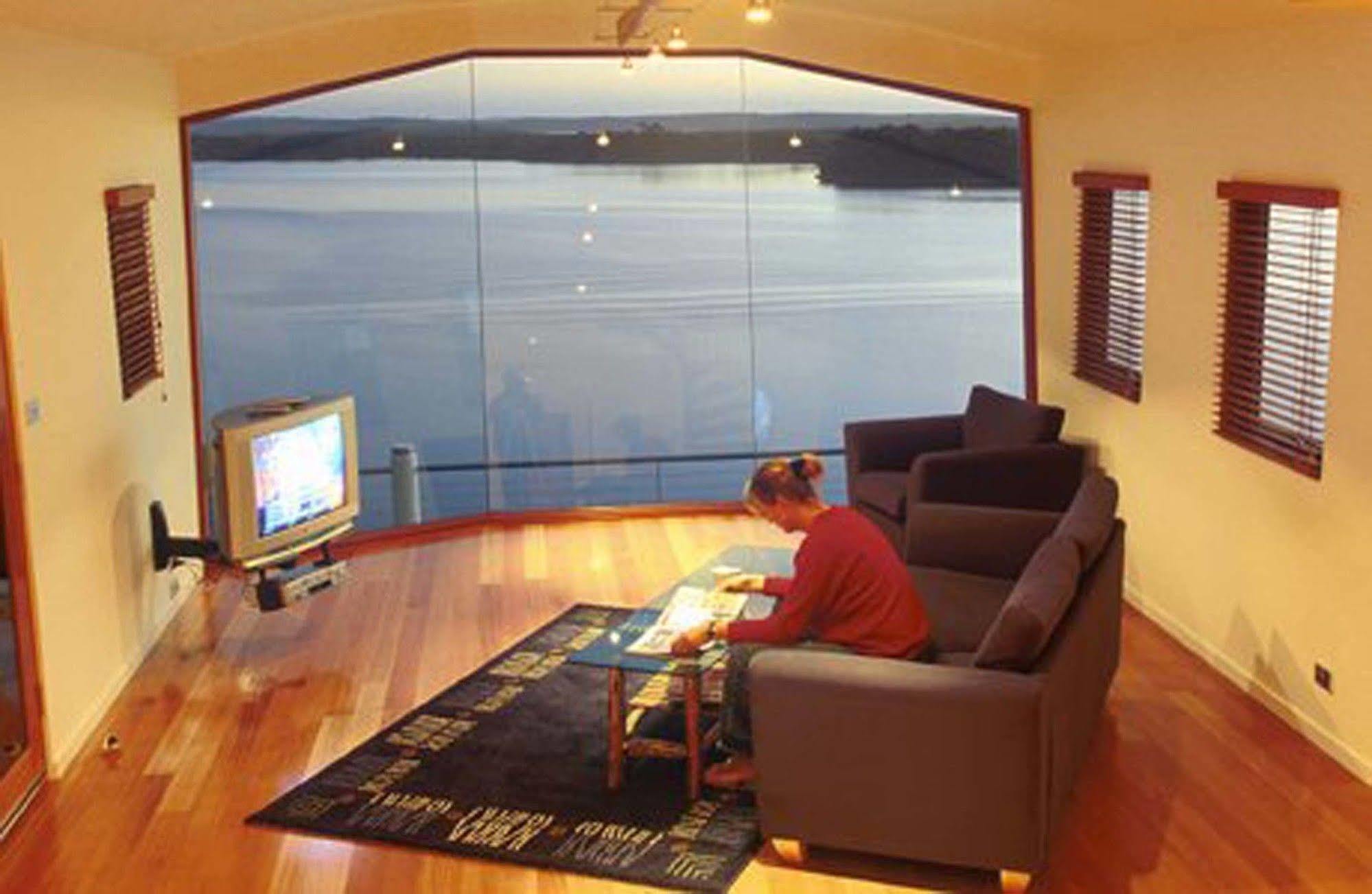 Wheelhouse Apartments Strahan Esterno foto